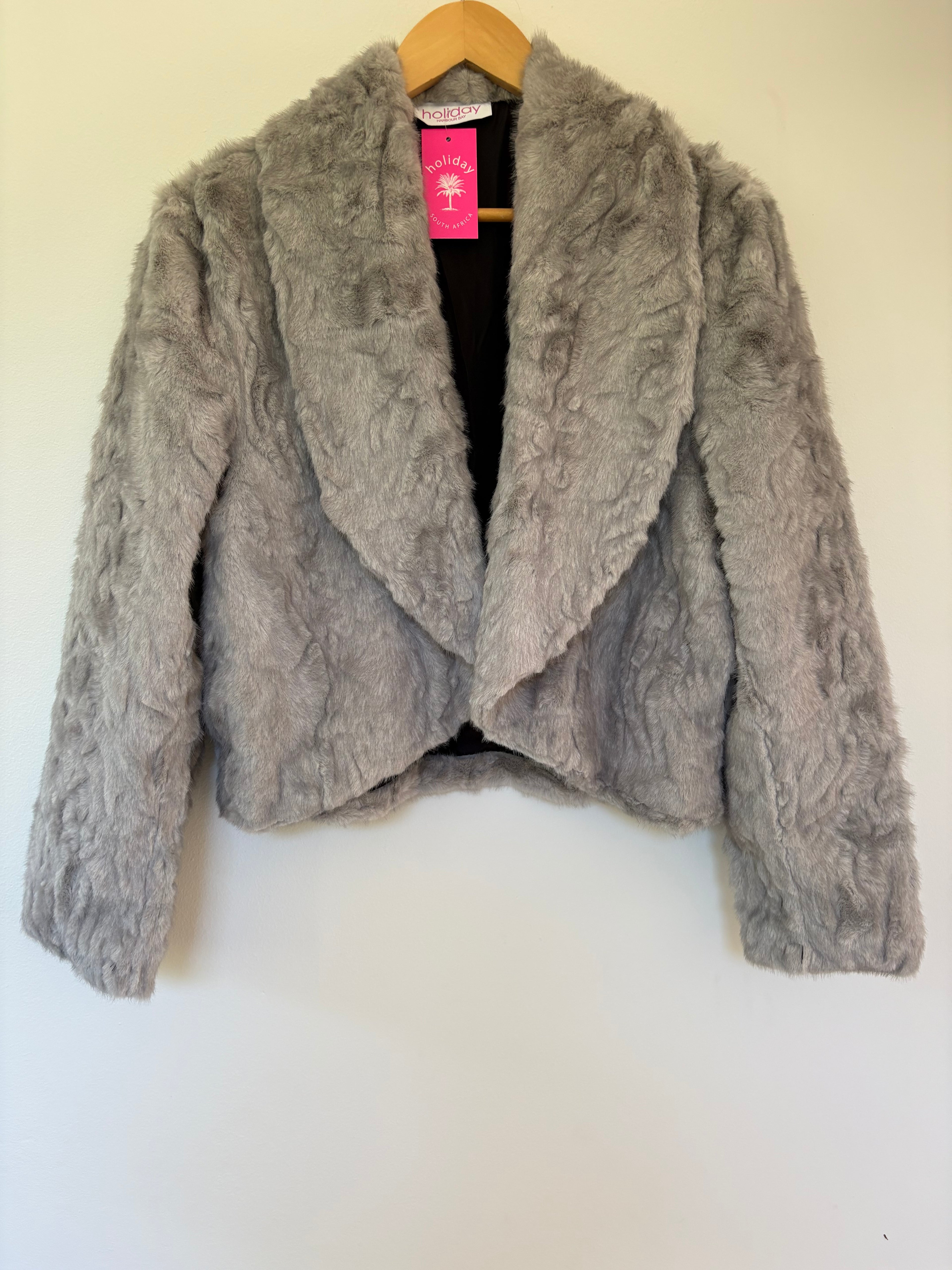 BECS CROPPED FAUX FUR JACKET
