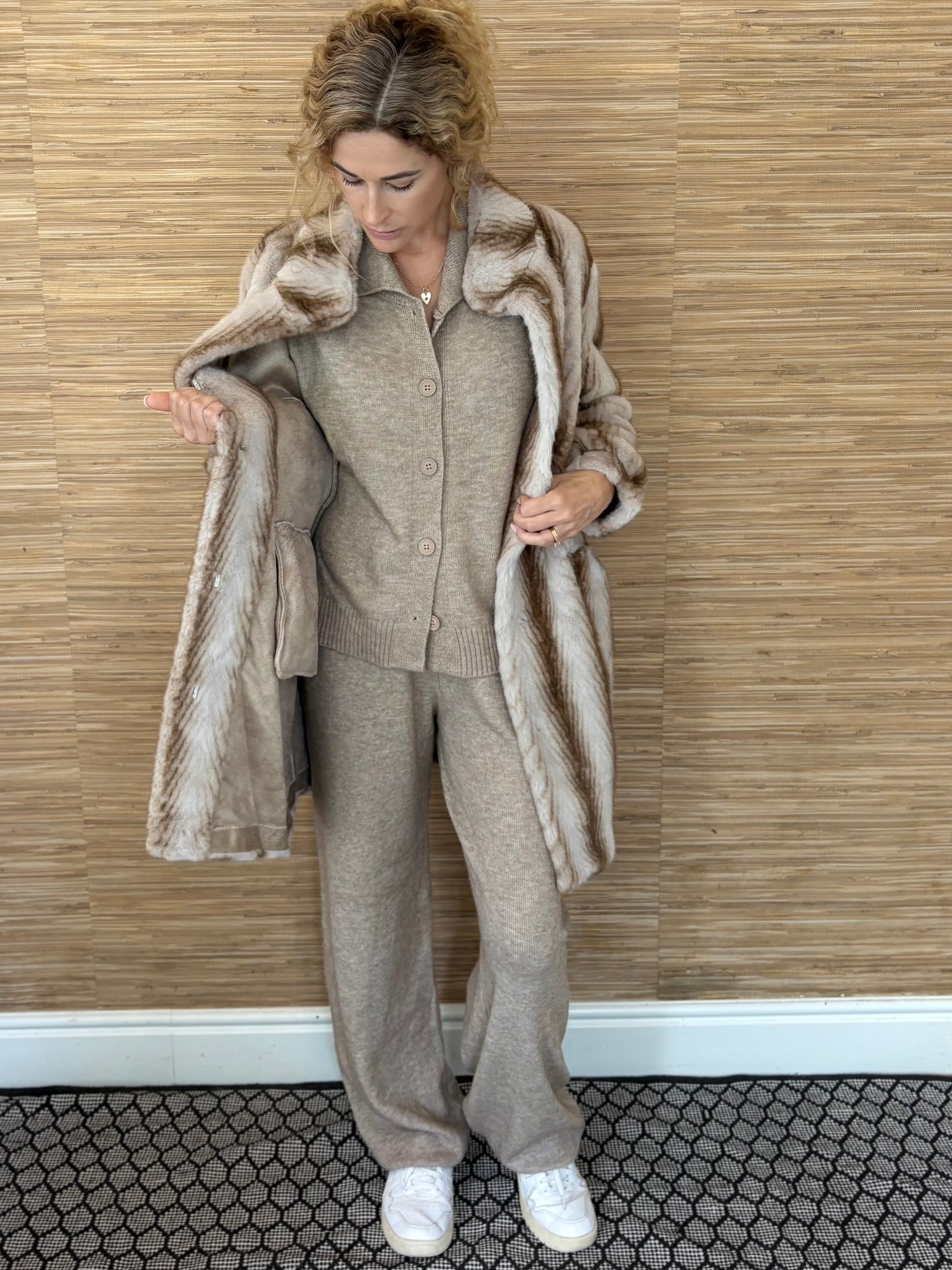 NEW YORK MID FAUX FUR COAT – Holiday Resortwear