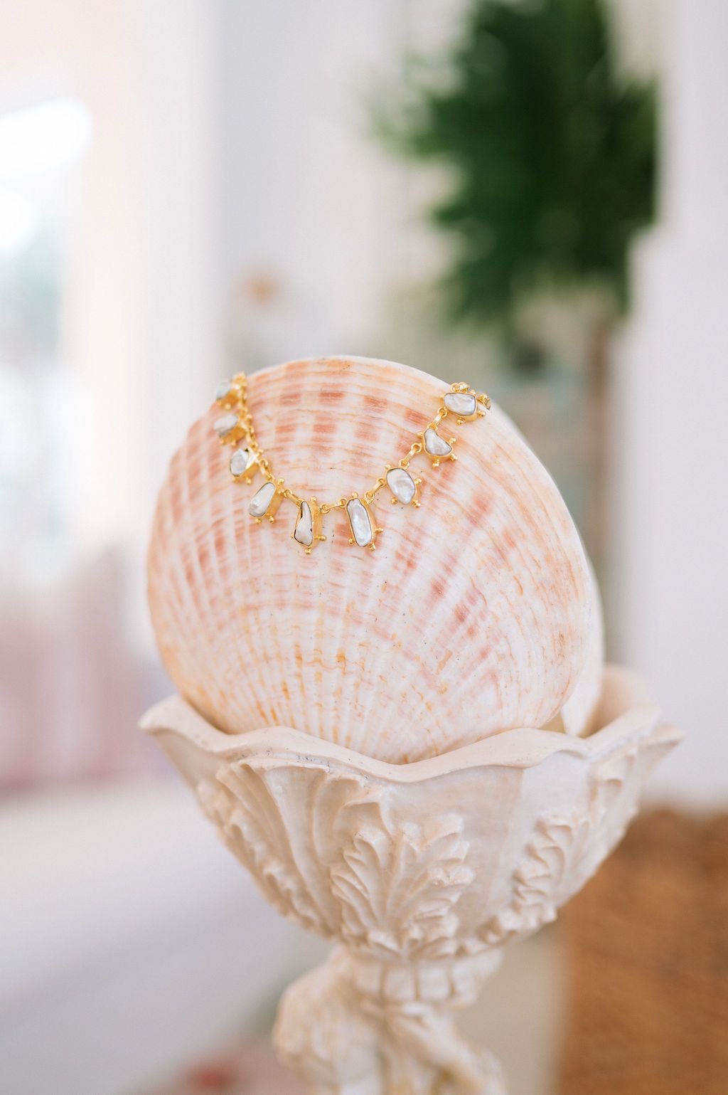 CHUNKY PEARL NECKLACE