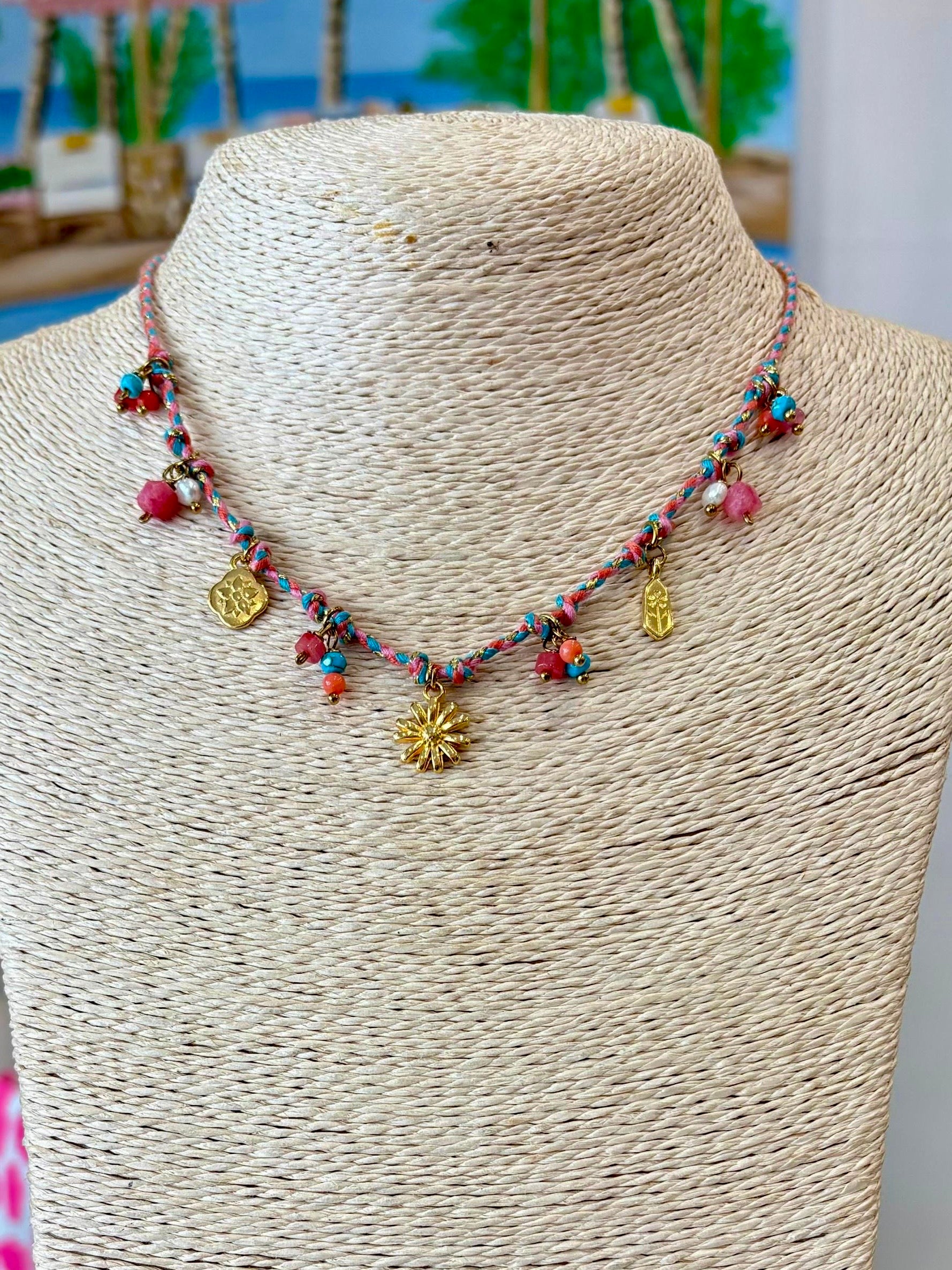 MINI THREAD NECKLACE