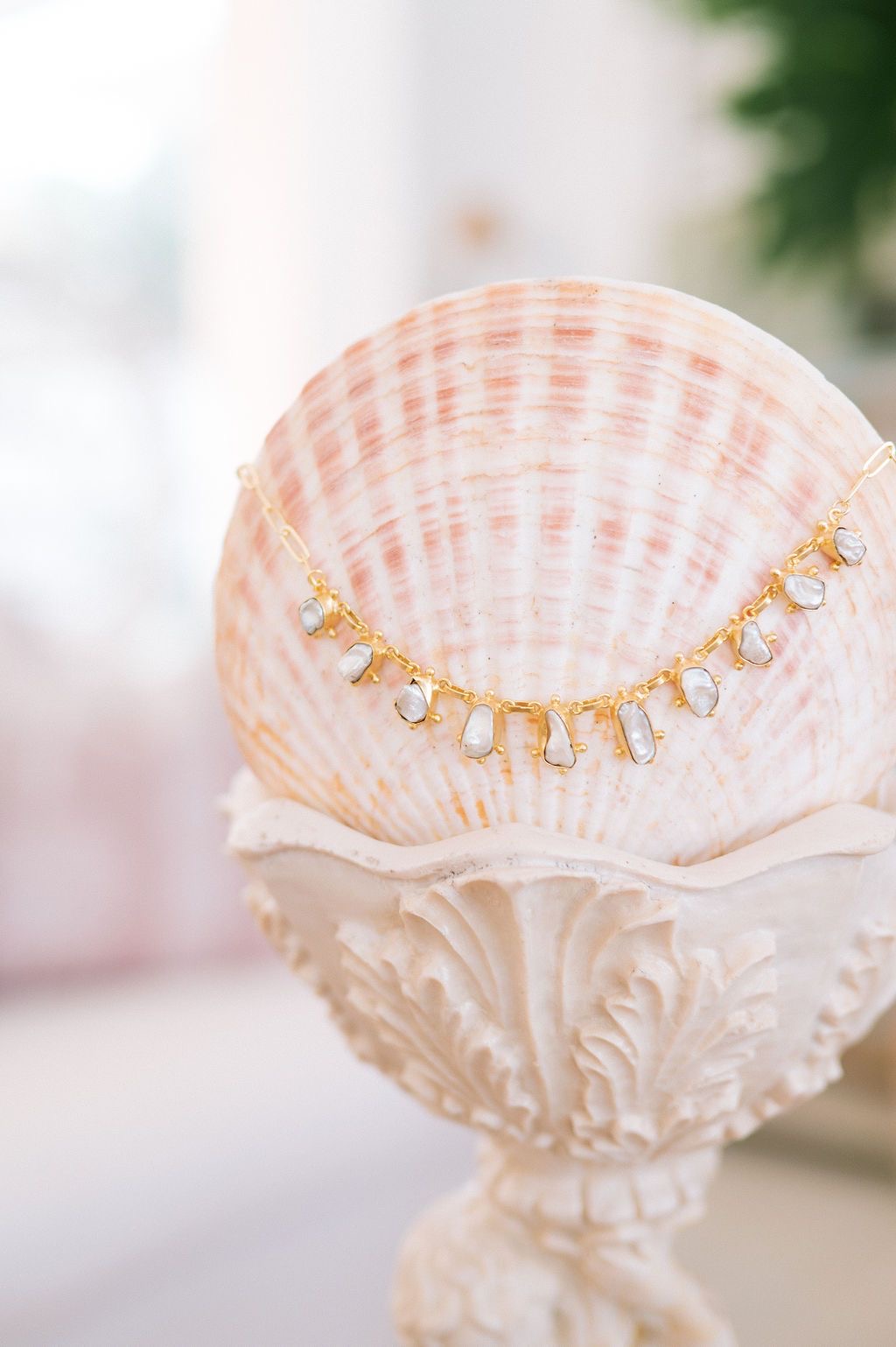 CHUNKY PEARL NECKLACE