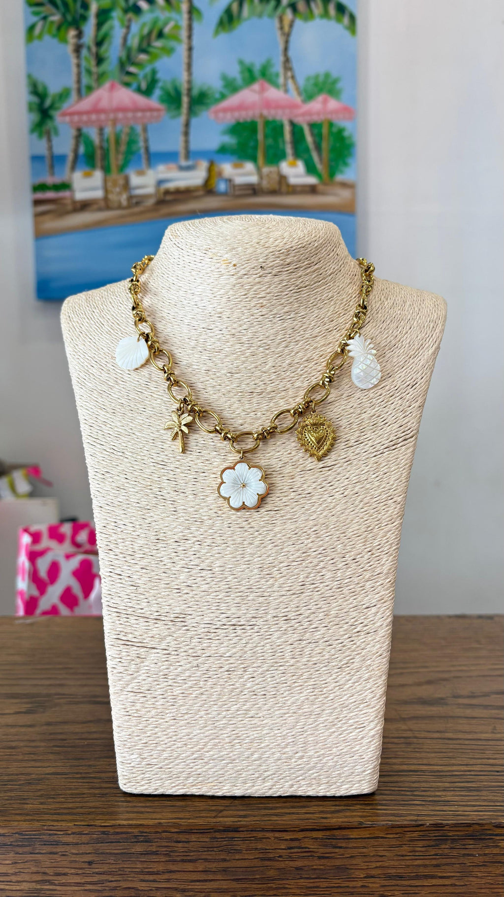 GOLD CHAIN FLOWER PINEAPPLE & HEART