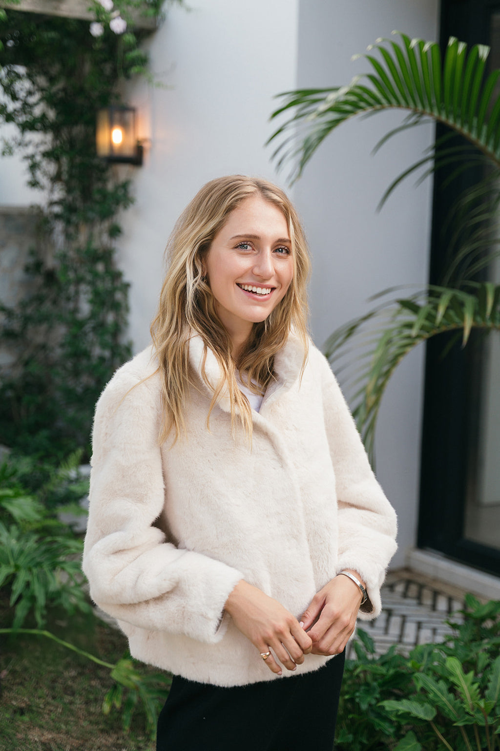 CROPPED FAUX FUR OCCASION JACKET