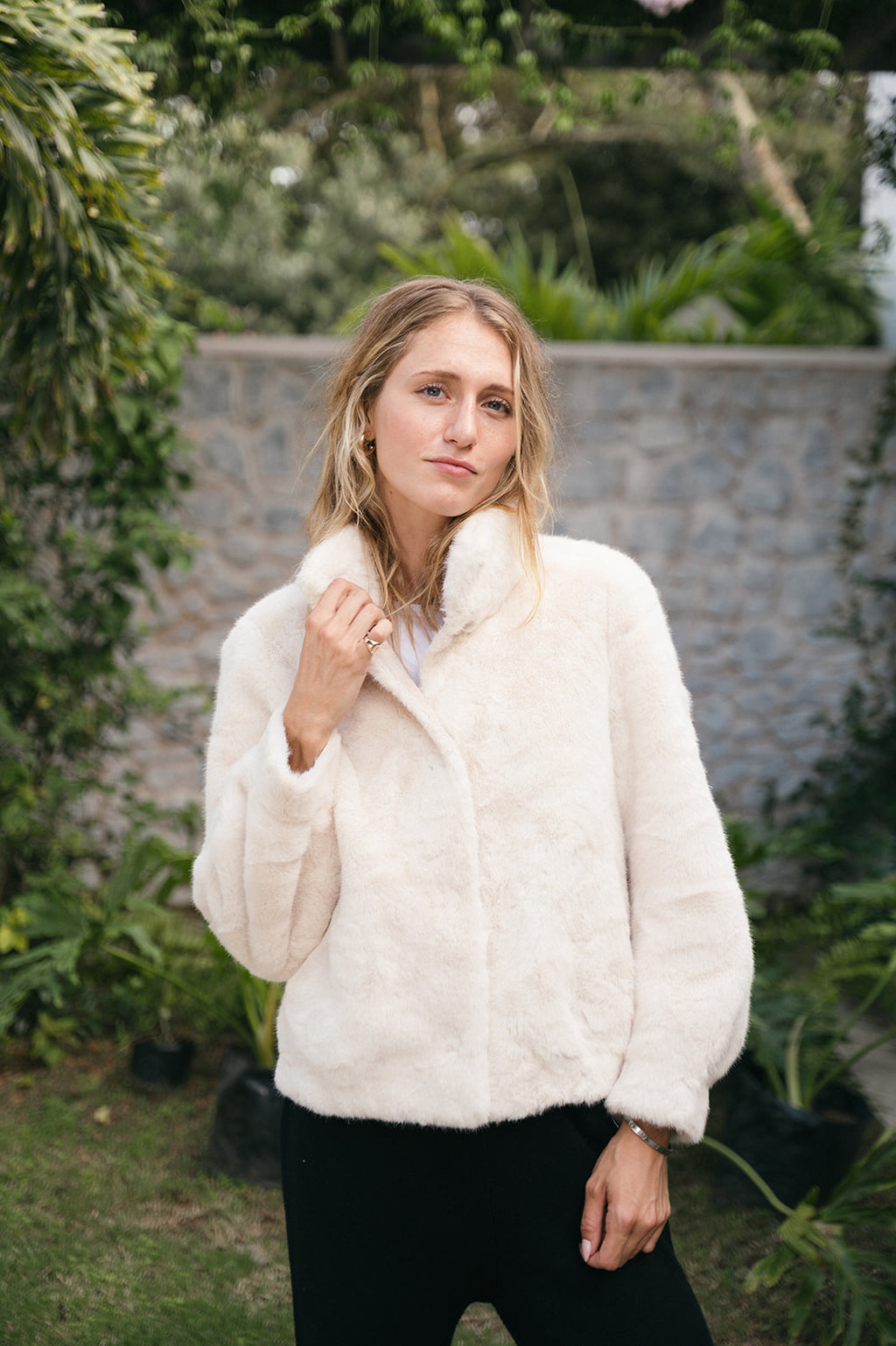 CROPPED FAUX FUR OCCASION JACKET