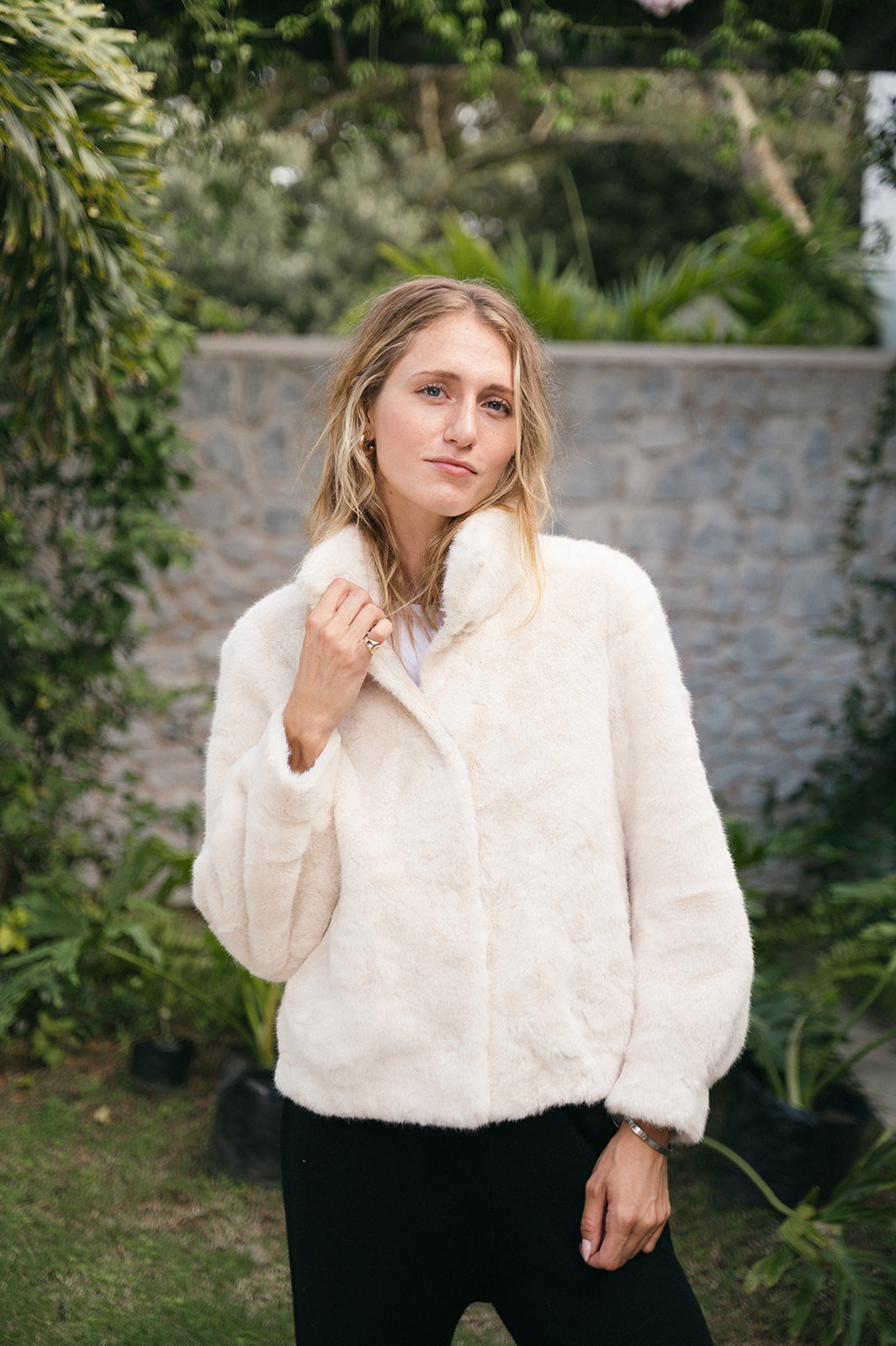 CROPPED FAUX FUR OCCASION JACKET