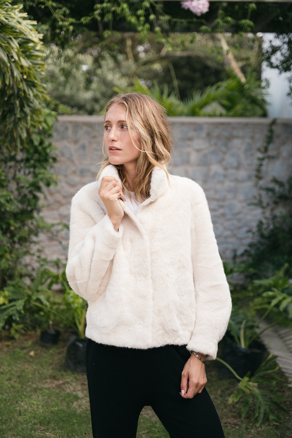 CROPPED FAUX FUR OCCASION JACKET
