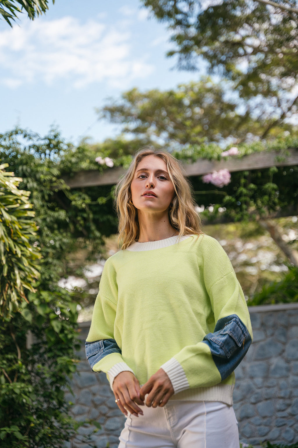 DENIM SLEEVE ROUND NECK KNIT