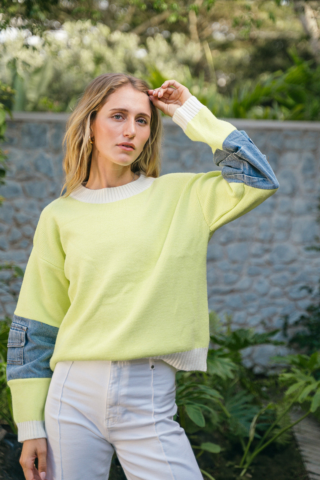 DENIM SLEEVE ROUND NECK KNIT