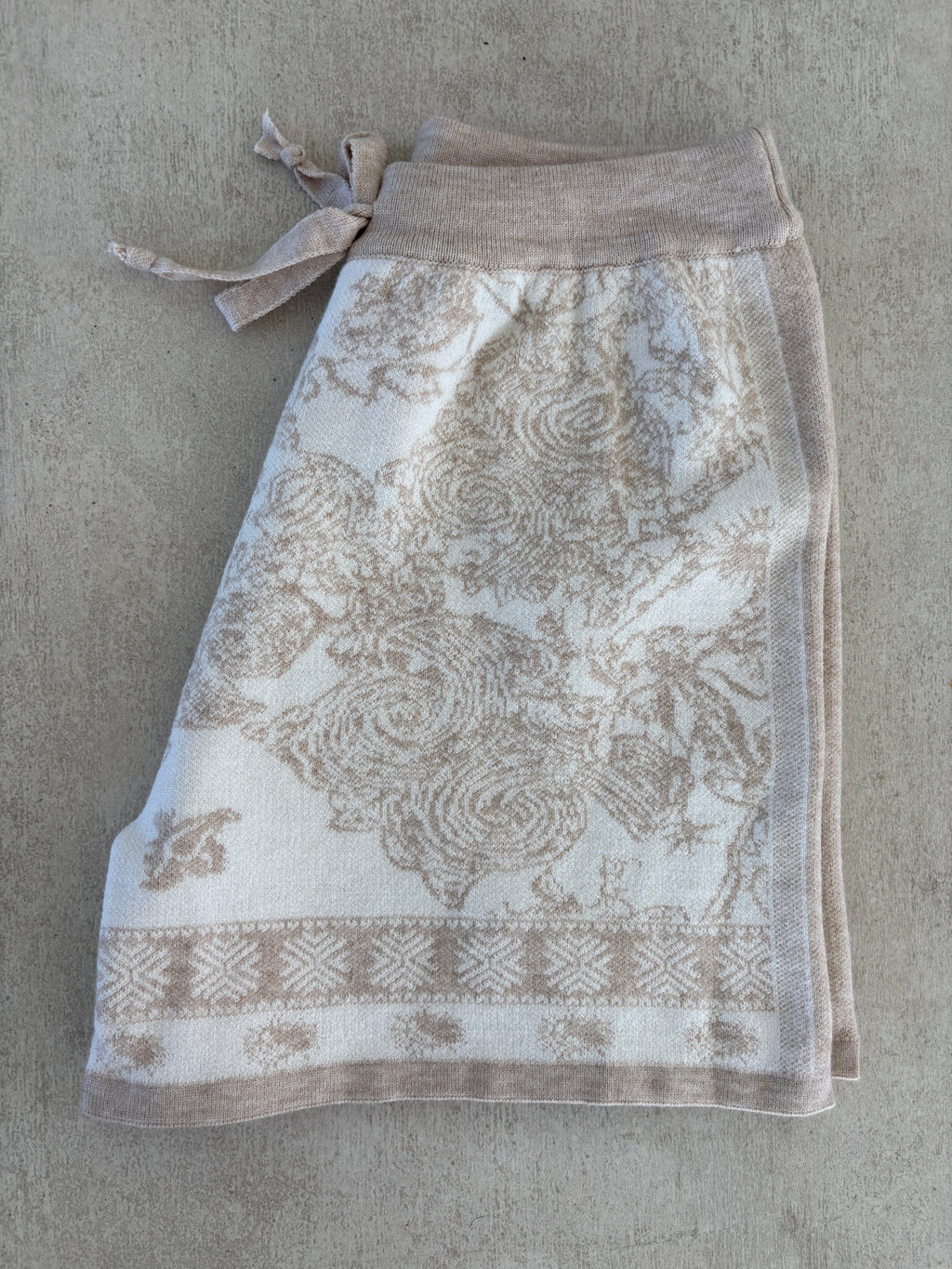 SWIRL KNIT SHORTS
