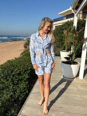 SURI SHORTS / BLUE PAISLEY