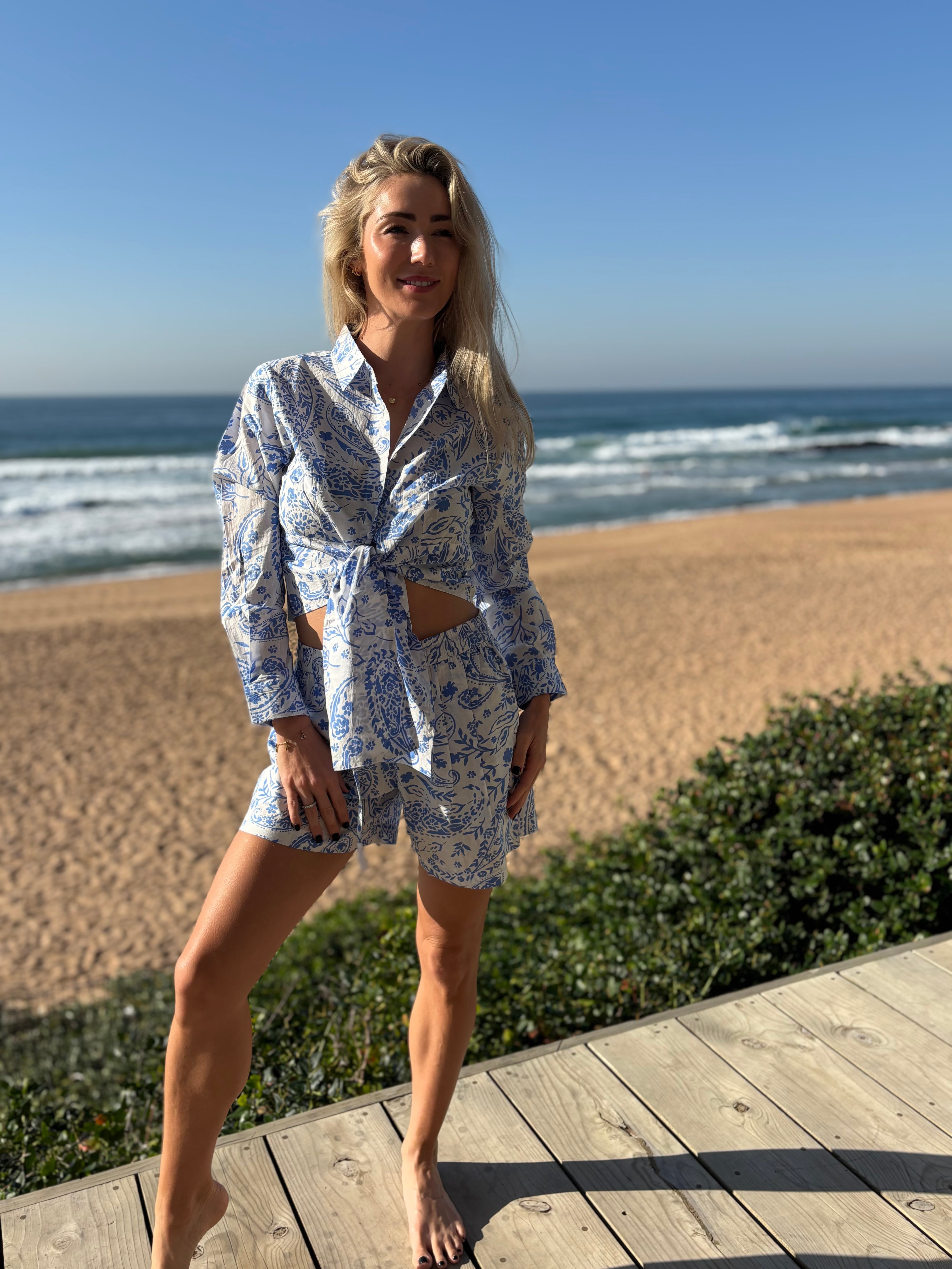 SURI SHORTS / BLUE PAISLEY