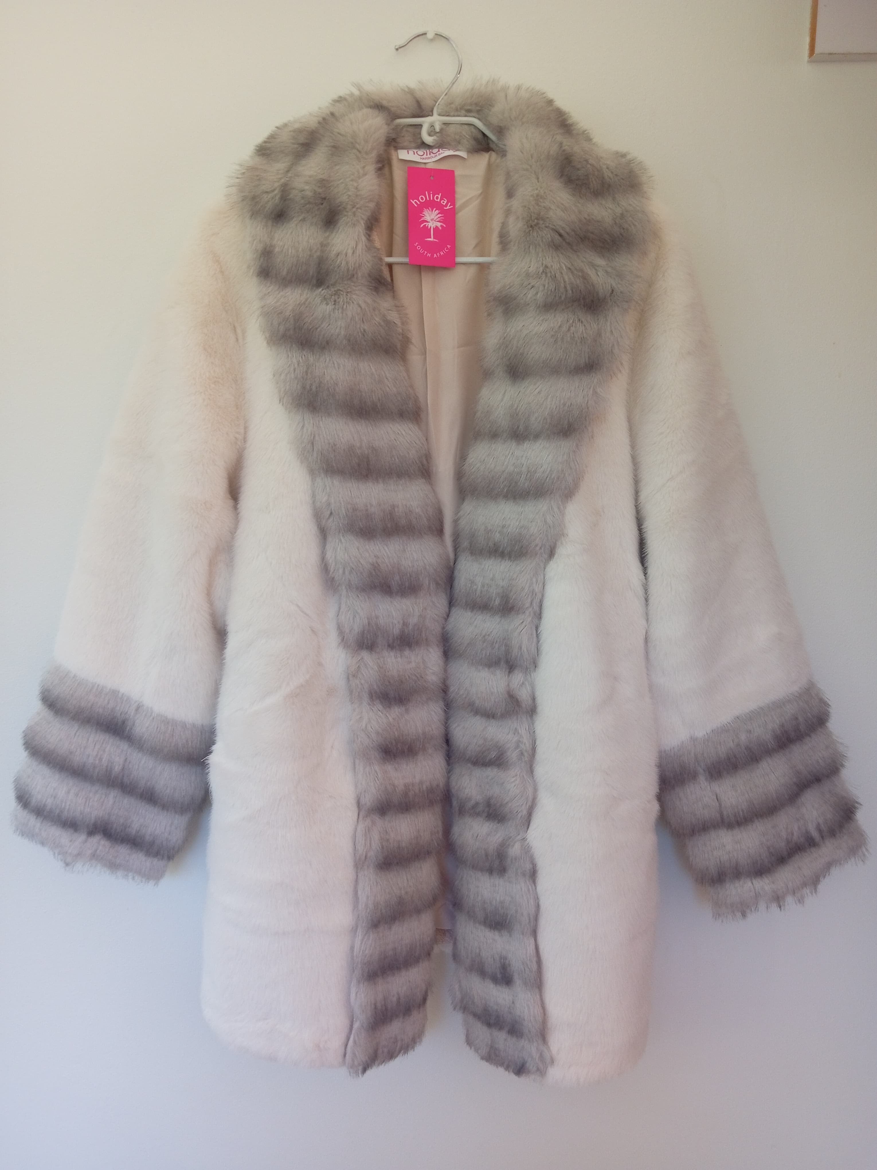 CLEOPATRA FAUX FUR JACKET