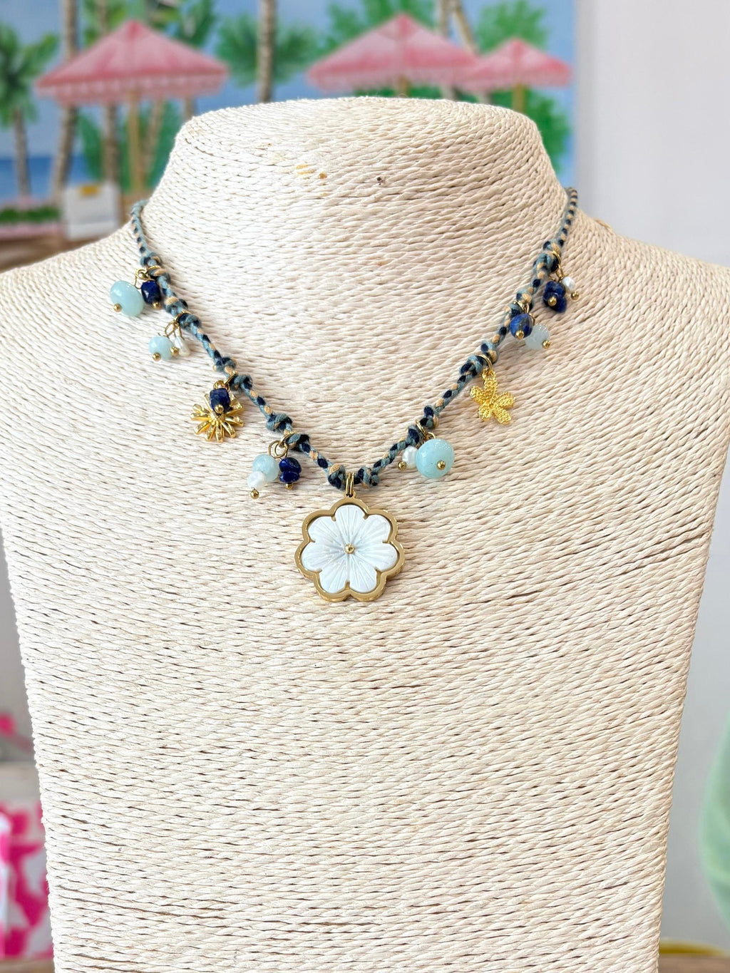 MINI THREAD NECKLACE